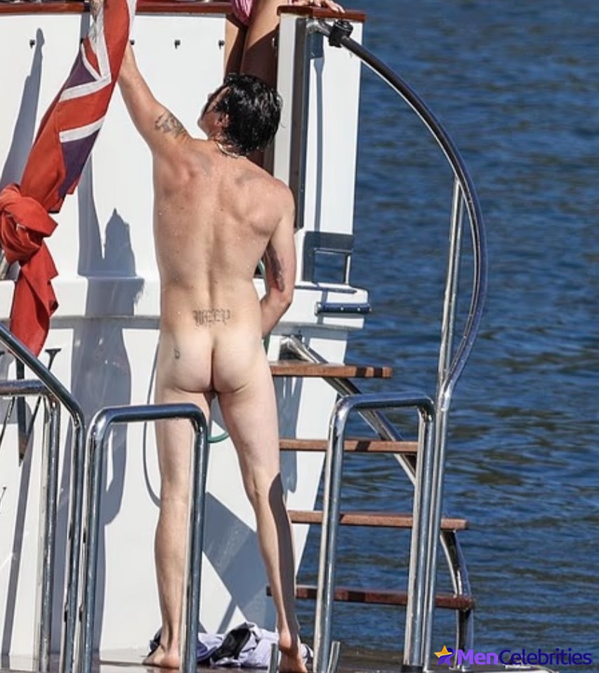Yungblud paparazzi nude and sexy shots