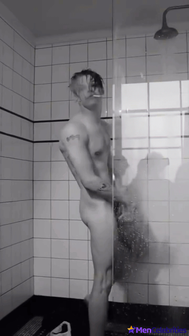 Yungblud nudes