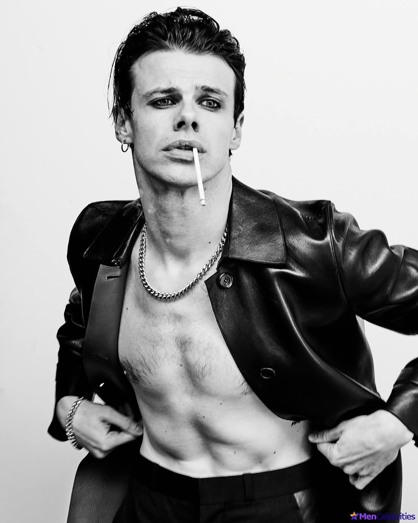 Yungblud nude and nsfw photos