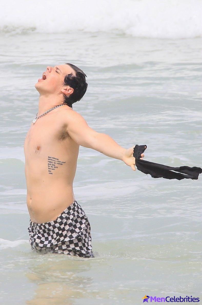Yungblud paparazzi nude and sexy shots