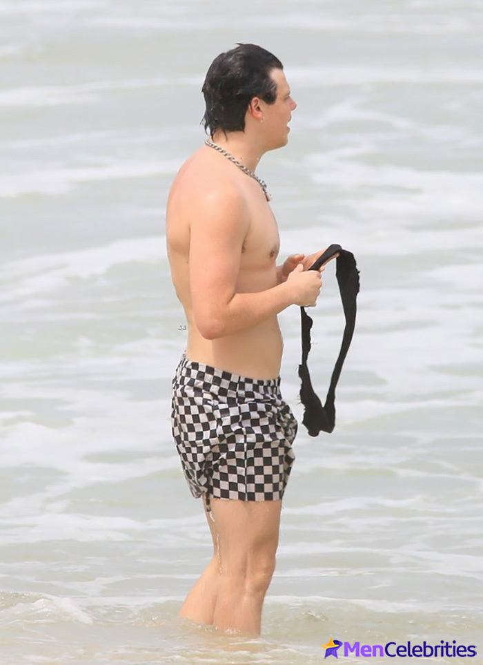 Yungblud paparazzi nude and sexy shots