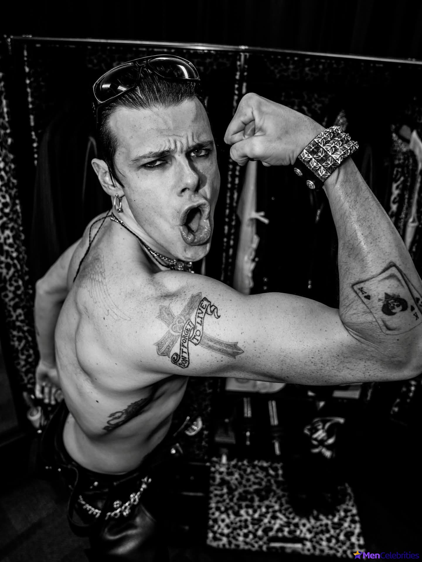 Yungblud nude and nsfw photos