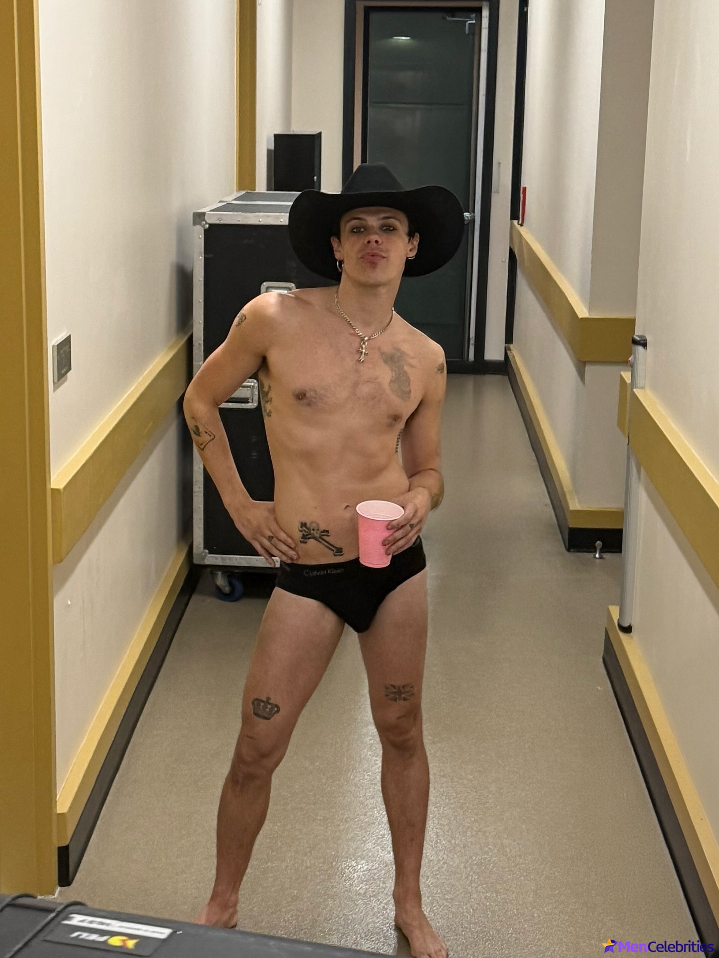 Yungblud nude and nsfw photos