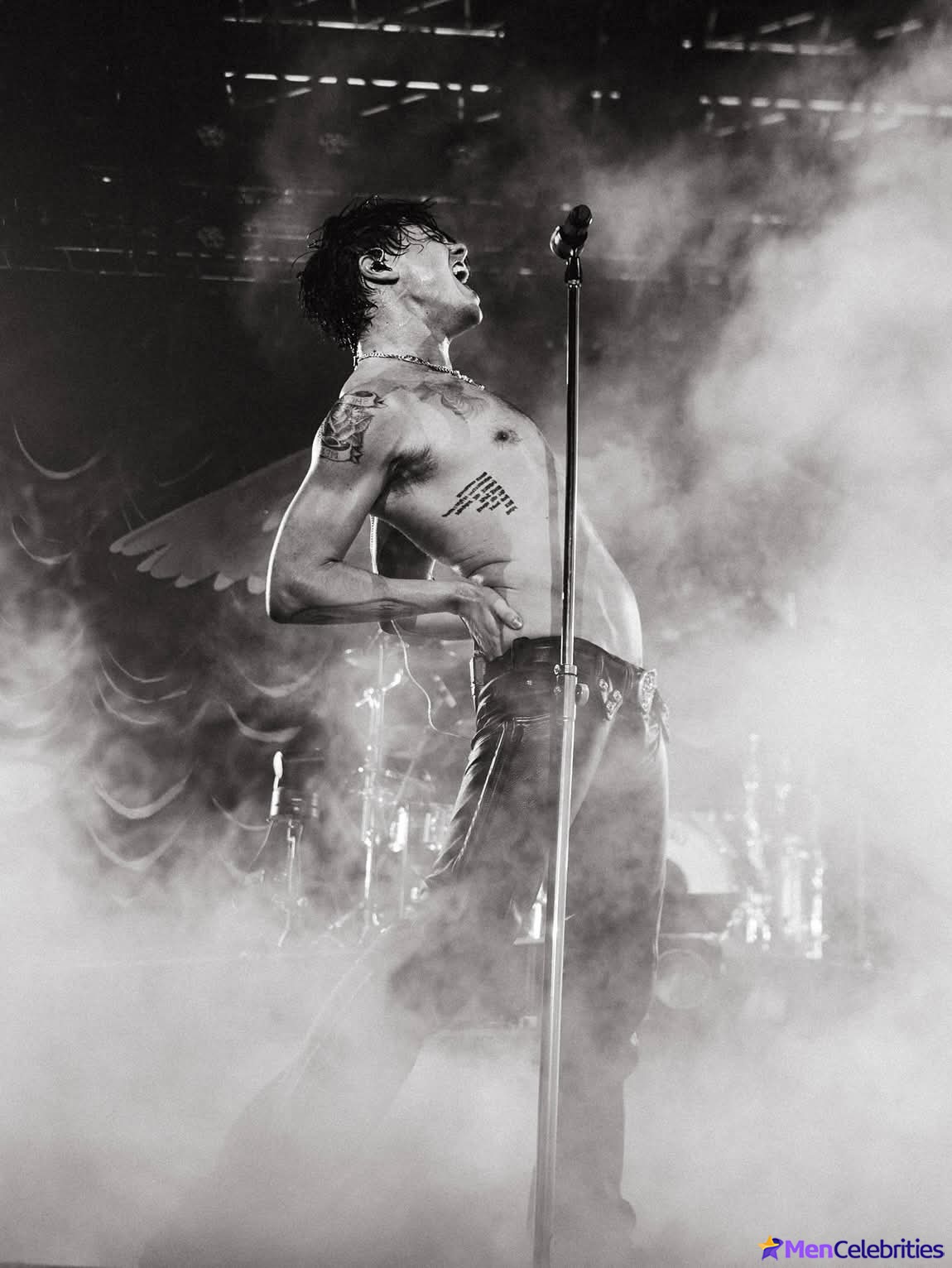 Yungblud nude and nsfw photos