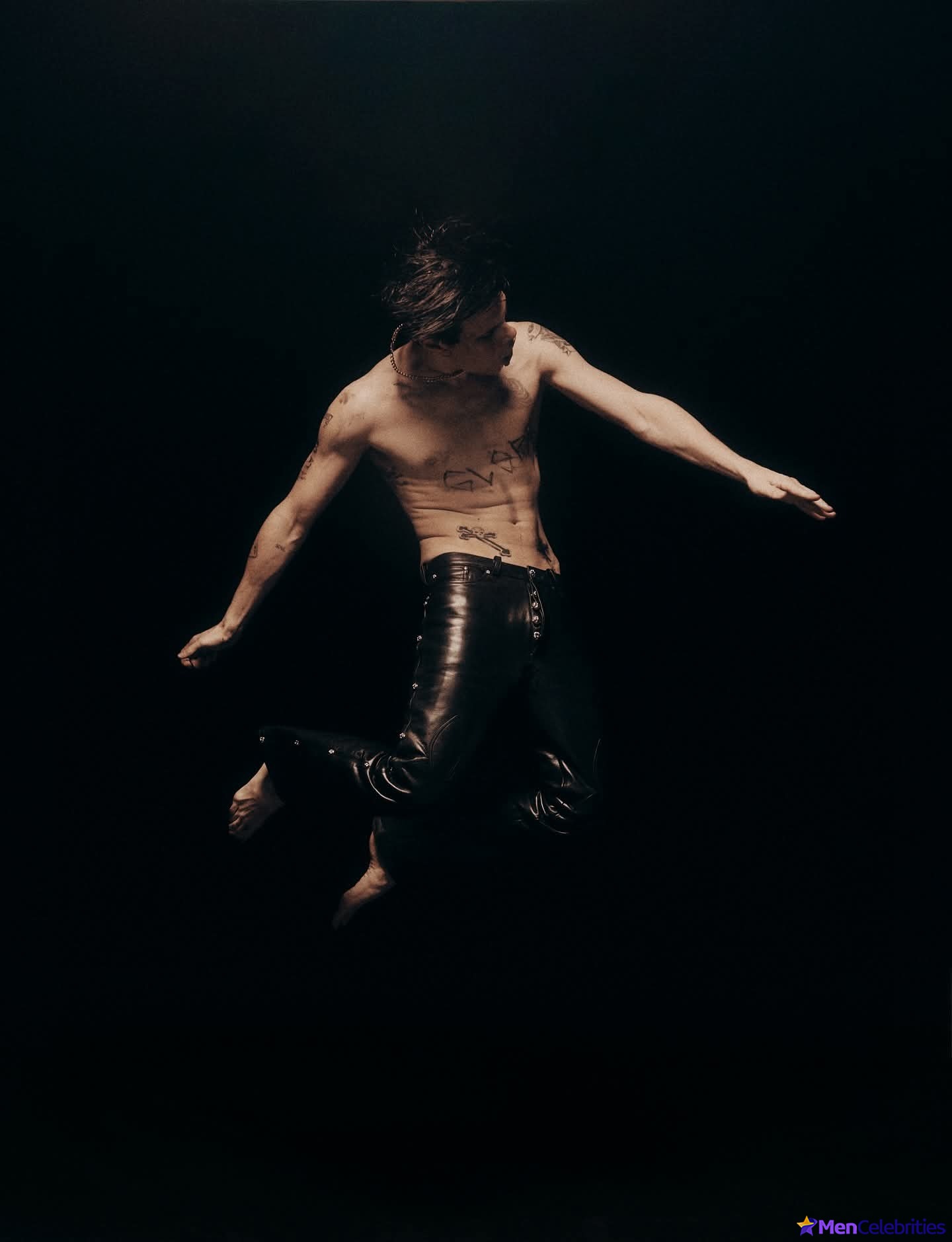 Yungblud nude and nsfw photos