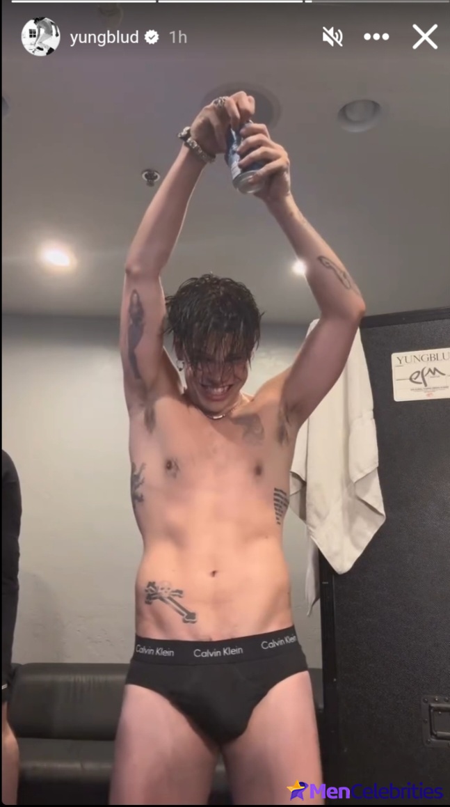 Yungblud striptease