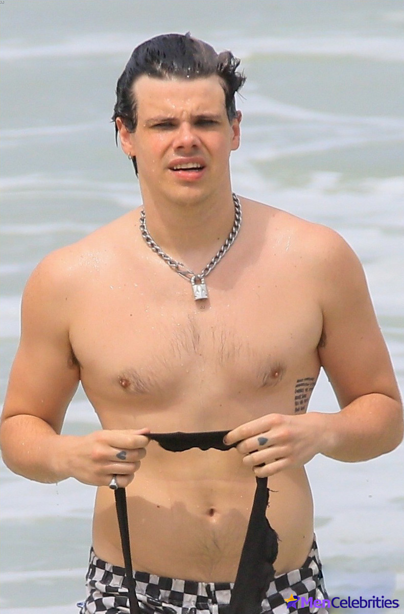 Yungblud nude and nsfw photos