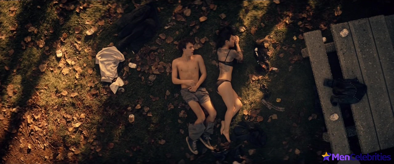 Benjamin Wadsworth nude and sex NSFW scenes