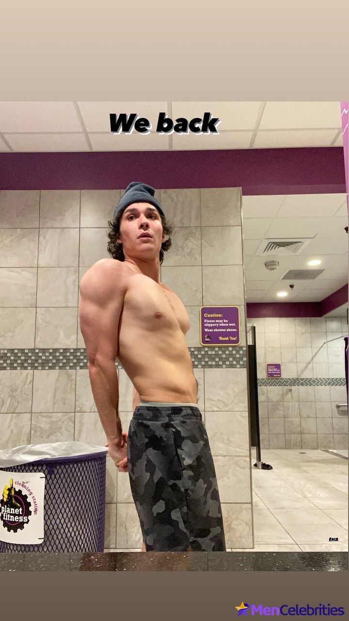 Benjamin Wadsworth nudes