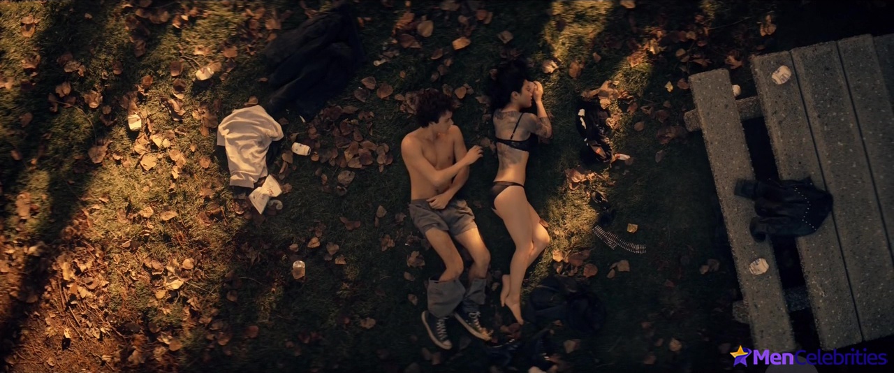 Benjamin Wadsworth nude and sex NSFW scenes
