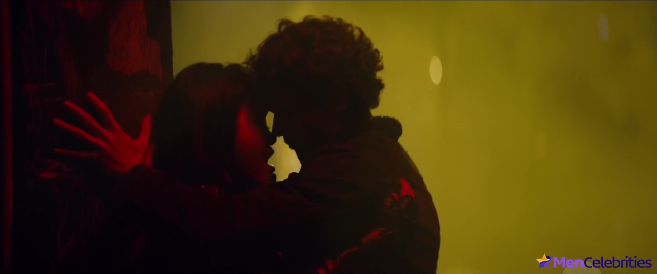 Benjamin Wadsworth nude and sex NSFW scenes