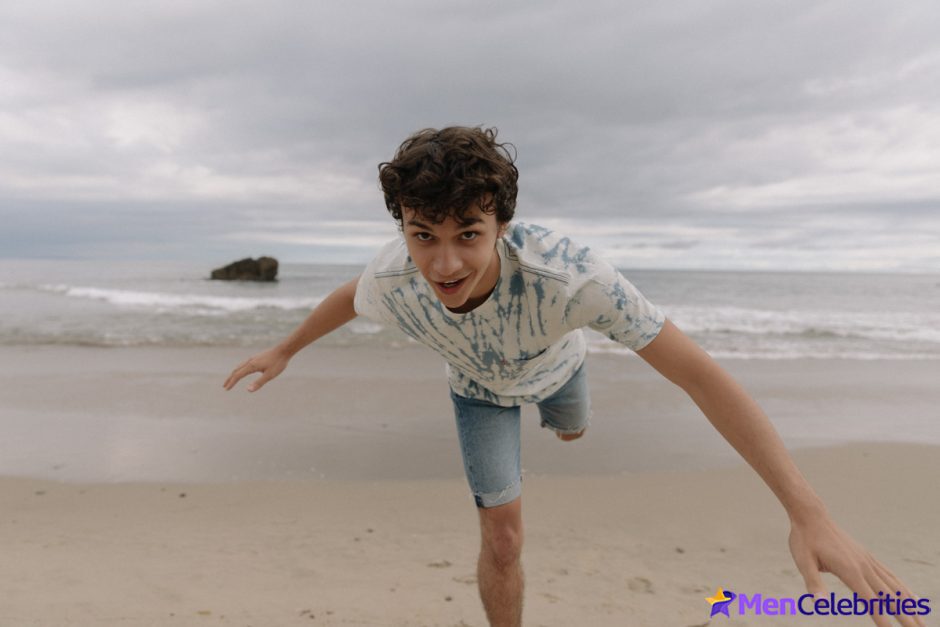 Benjamin Wadsworth shirtless and sexy pics