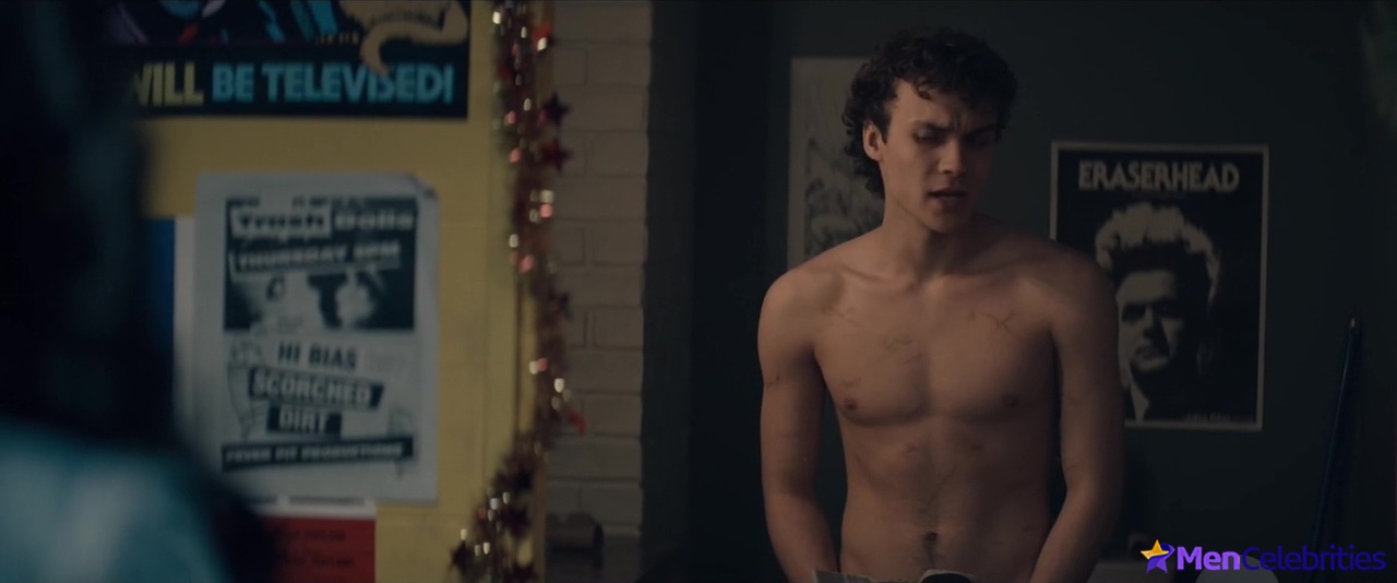 Benjamin Wadsworth nude and sex NSFW scenes