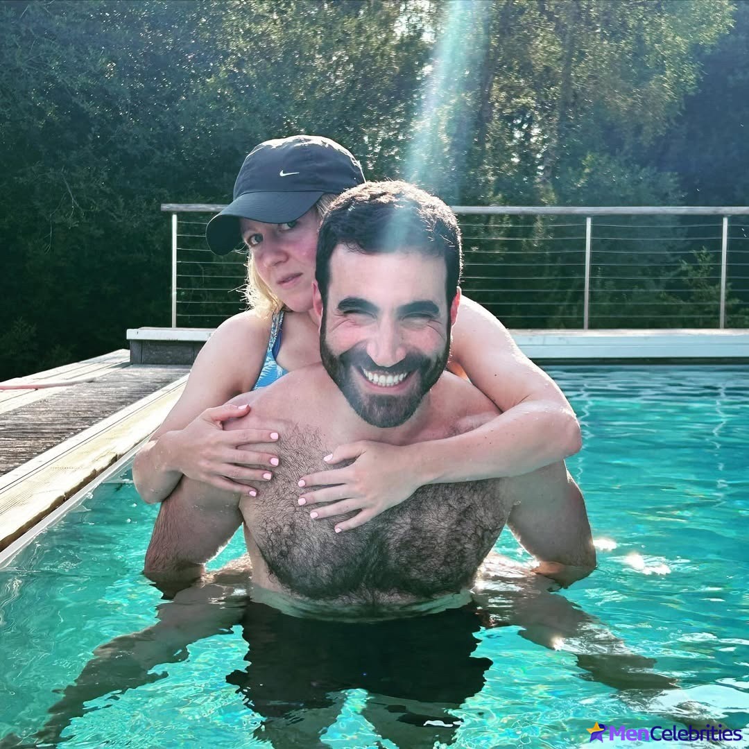 Brett Goldstein shirtless and underwear pics