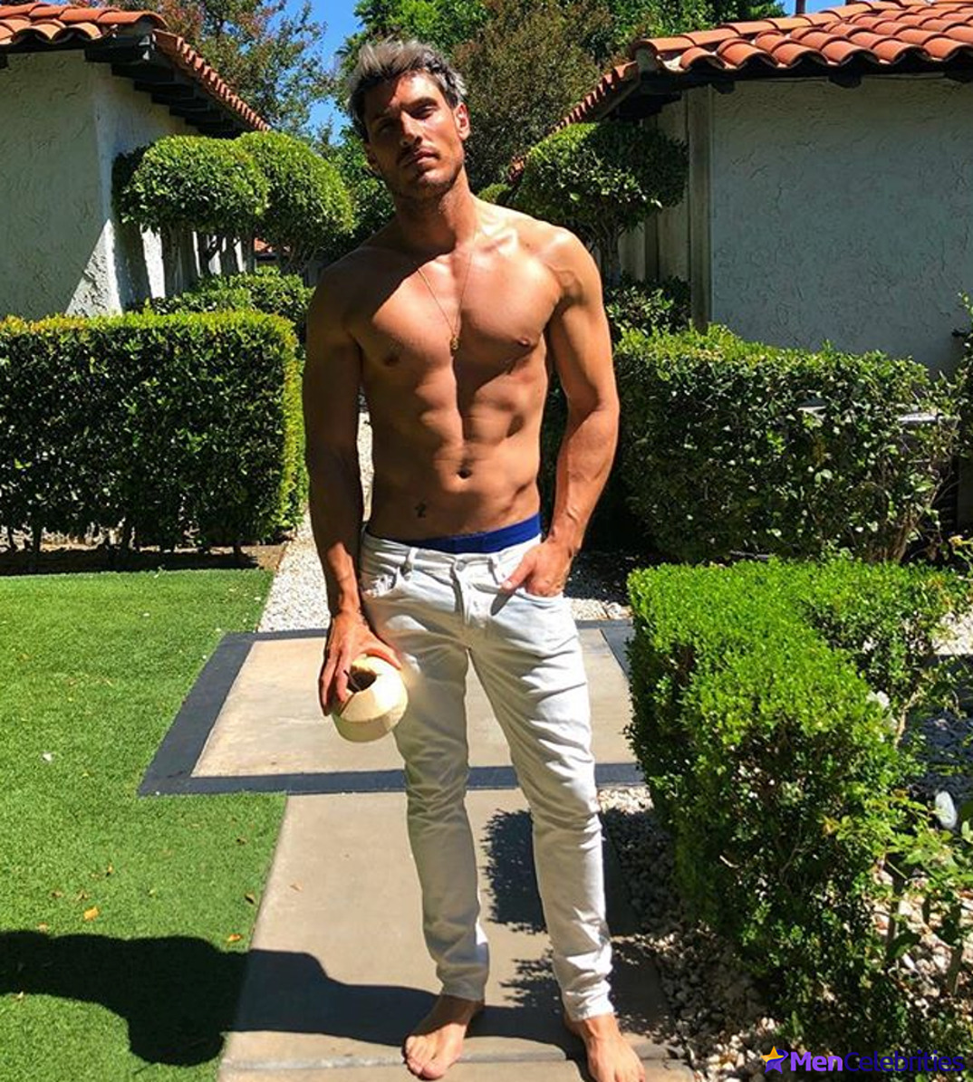 Chris Appleton shirtless and sexy pics