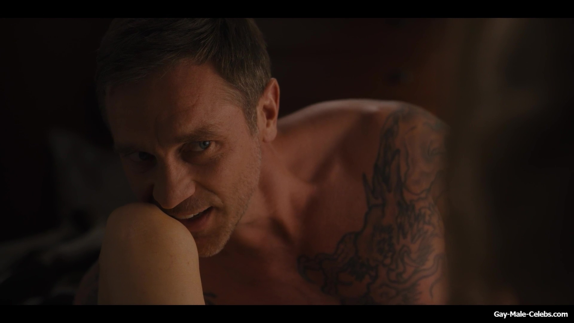 Devon Sawa Nude And Underwear Scenes in Hacks