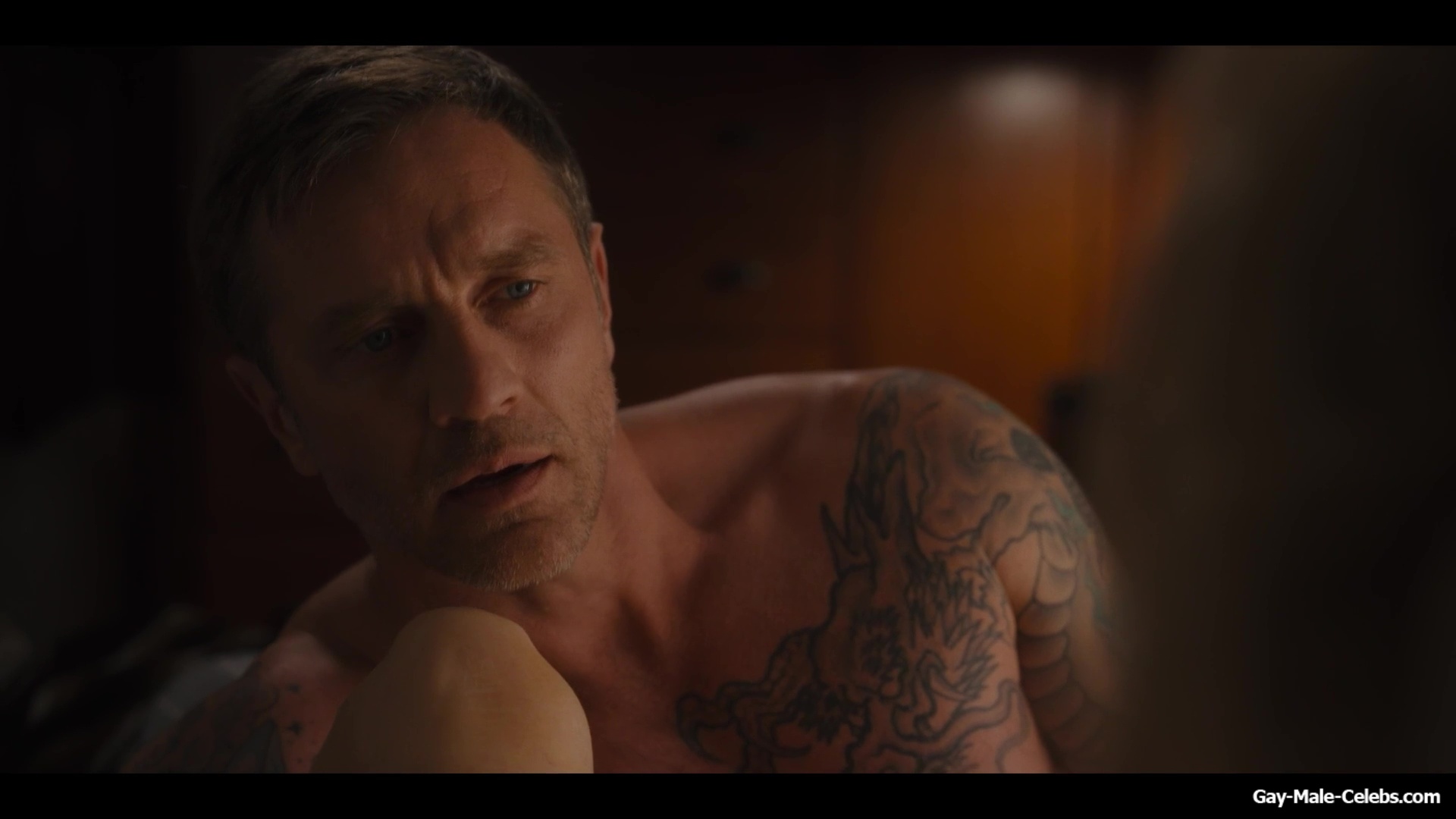 Devon Sawa Nude And Underwear Scenes in Hacks