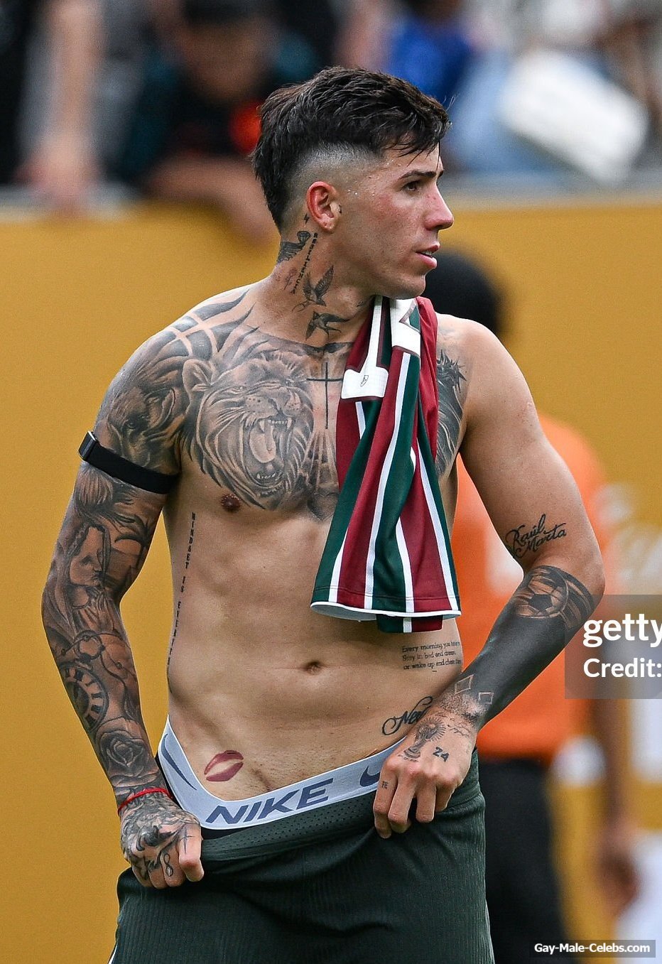 Enzo Fernandez Cock Bulge And Shaved Pubis Pics