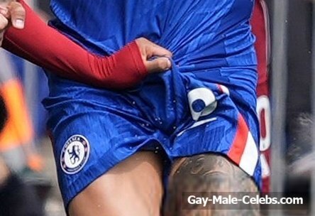 Enzo Fernandez bulge