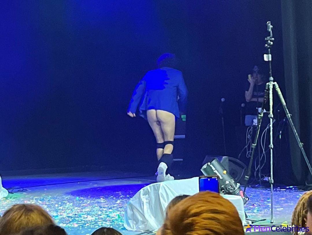 Eric Andr uncensored nude and underwear shots