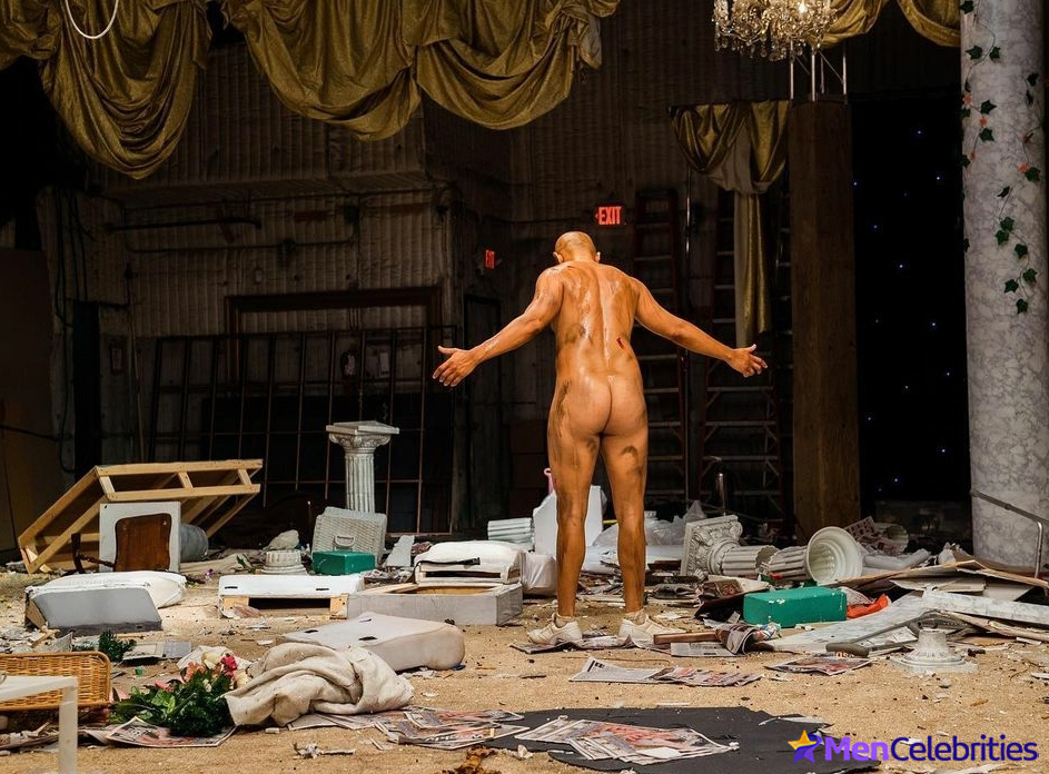 Eric Andr uncensored nude and underwear shots