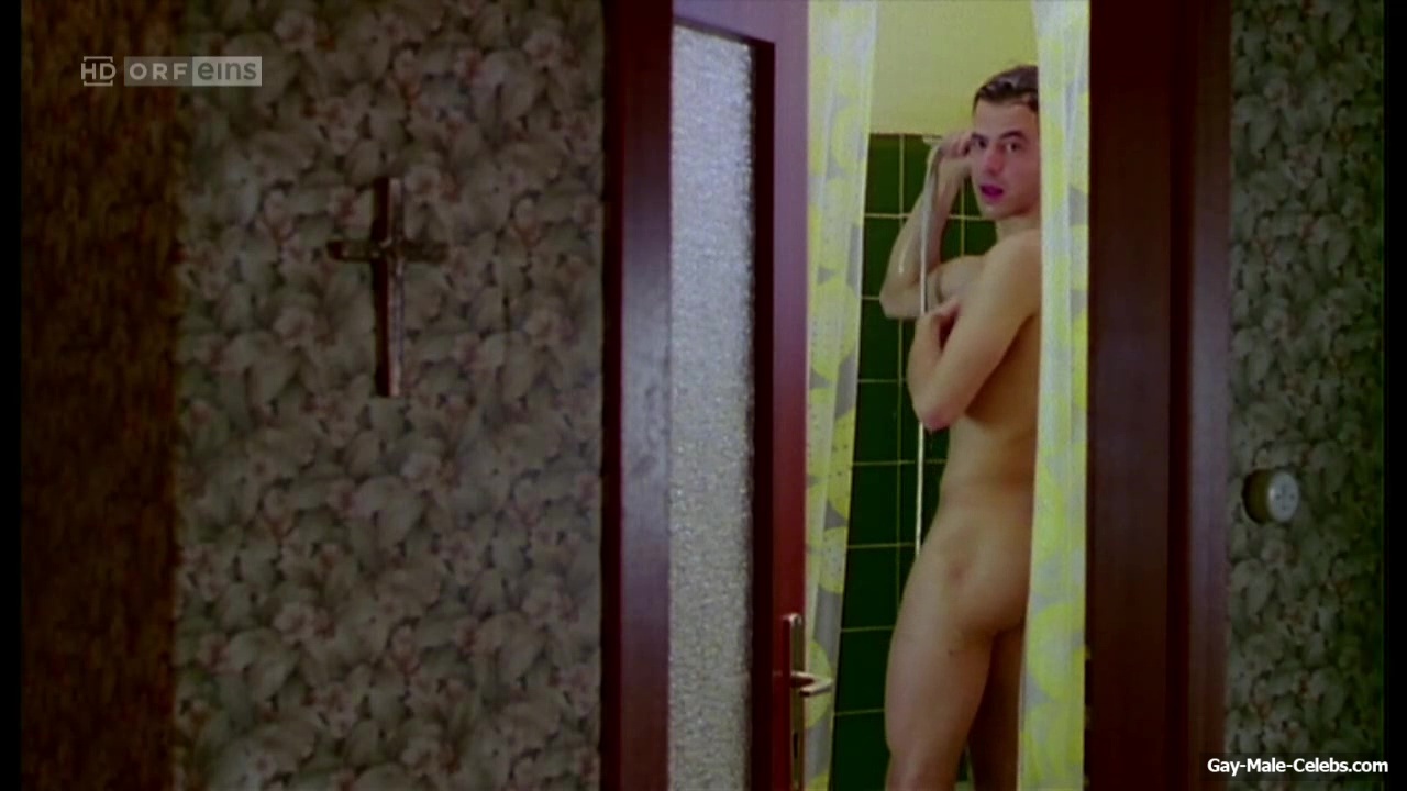 Felix Eitner Nude Dick In Shower Scenes in The Trio