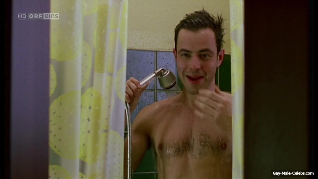 Felix Eitner Nude Dick In Shower Scenes in The Trio