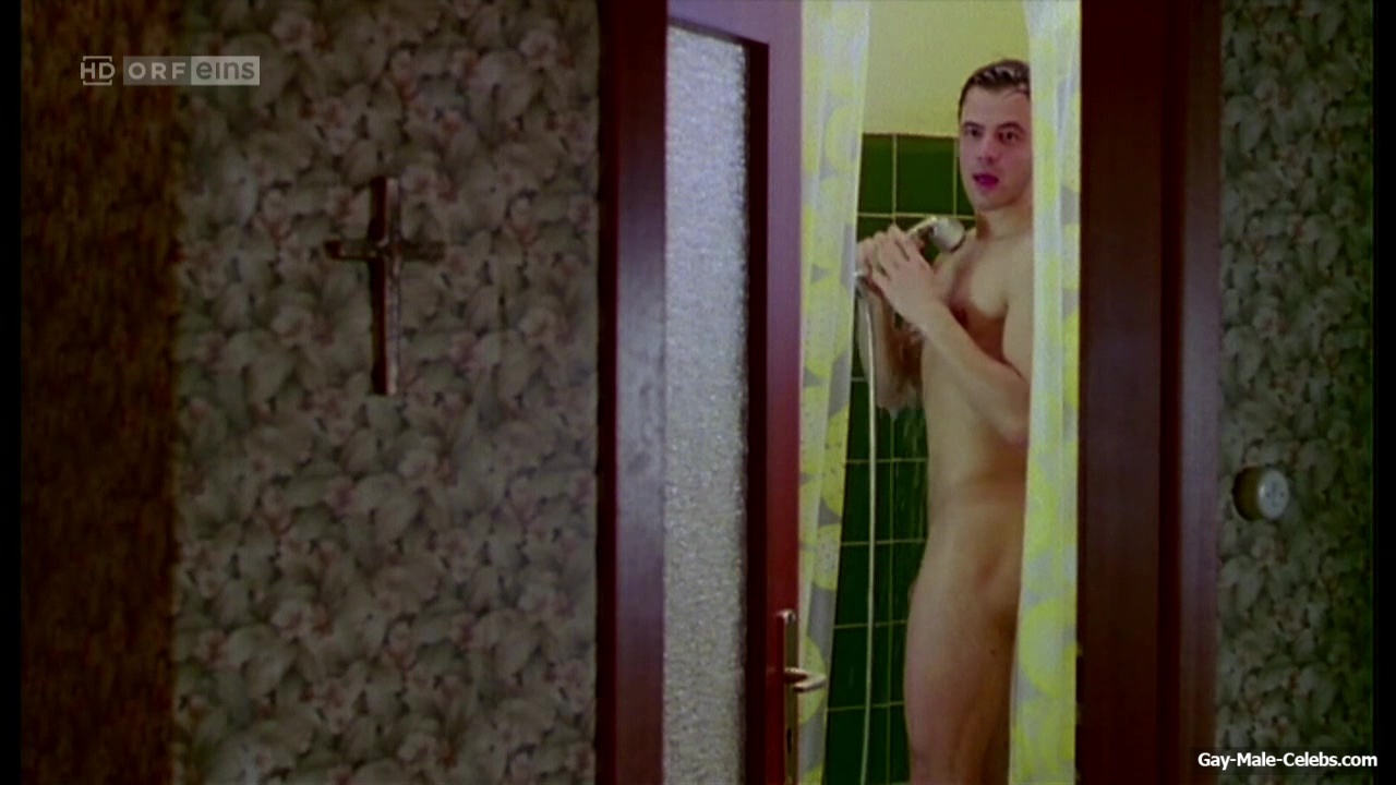 Felix Eitner Nude Dick In Shower Scenes in The Trio