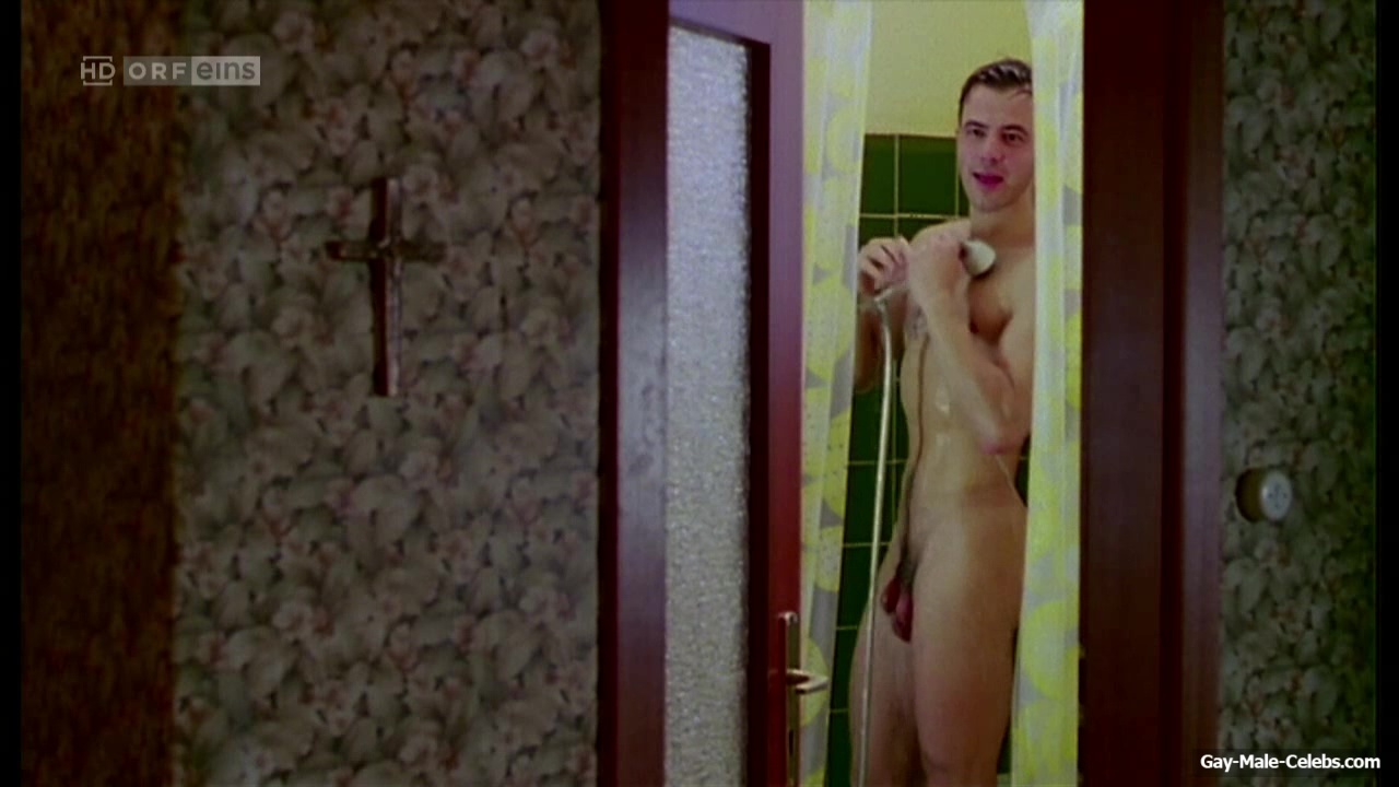 Felix Eitner Nude Dick In Shower Scenes in The Trio
