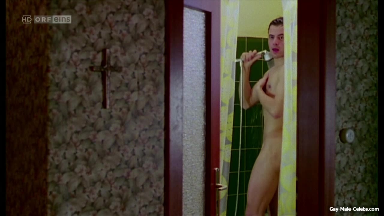 Felix Eitner Nude Dick In Shower Scenes in The Trio