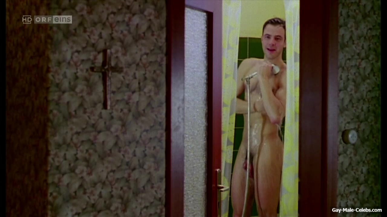 Felix Eitner Nude Dick In Shower Scenes in The Trio