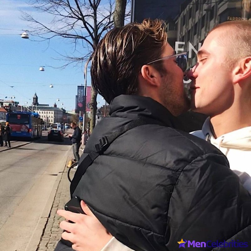 Felix Sandman nude ass and underwear pics