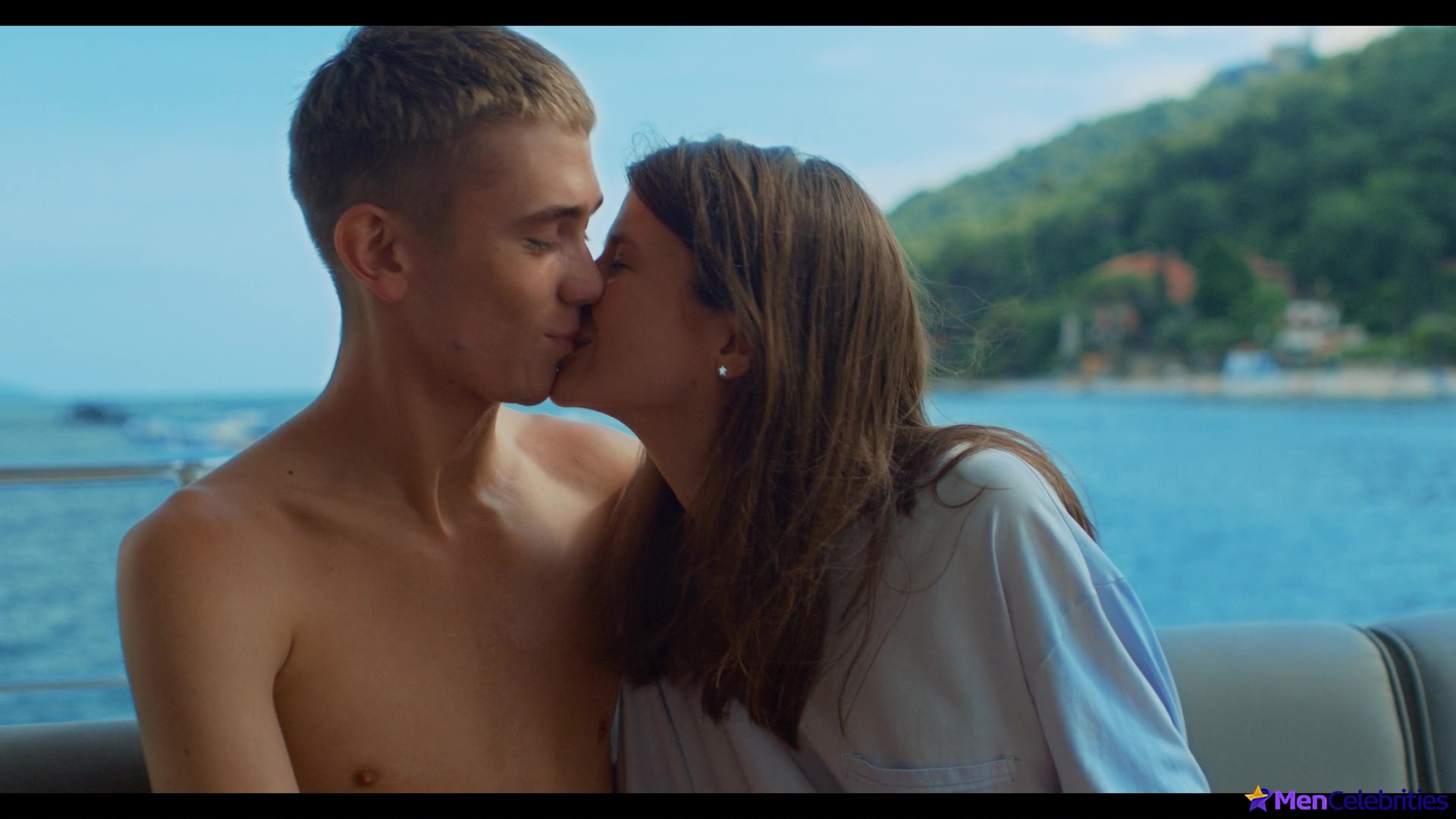Felix Sandman frontal nude and sex scenes