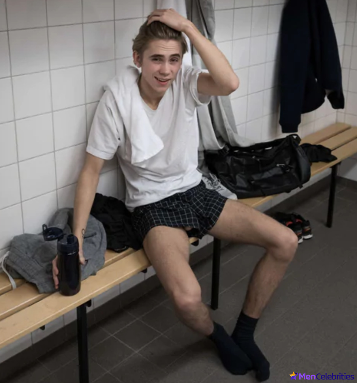 Felix Sandman nude ass and underwear pics