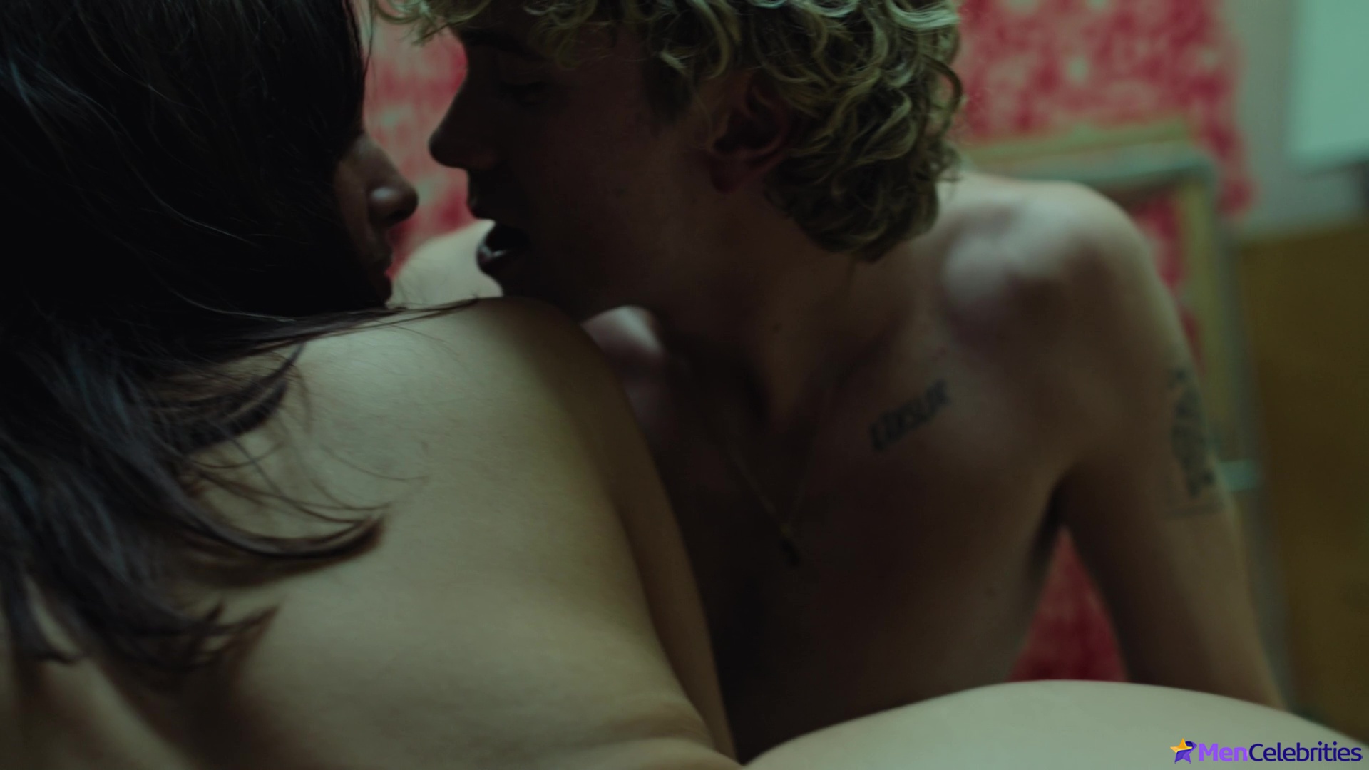 Felix Sandman frontal nude and sex scenes