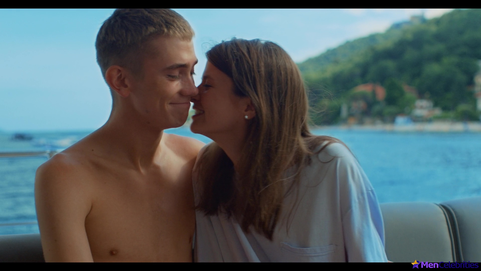 Felix Sandman frontal nude and sex scenes