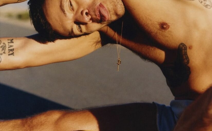 Harry Styles Shirtless And Foot Close Up Photos