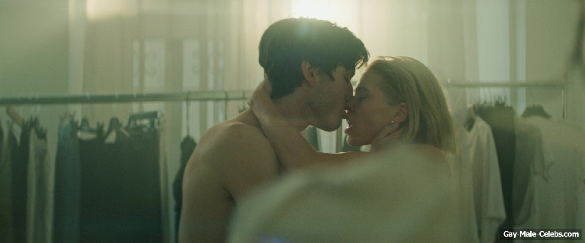 Isac Calmroth Nude Shower Scenes in Doktor Glas