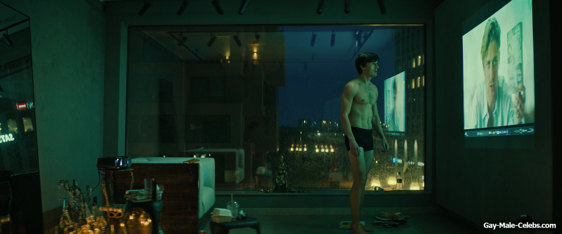 Isac Calmroth Nude Shower Scenes in Doktor Glas