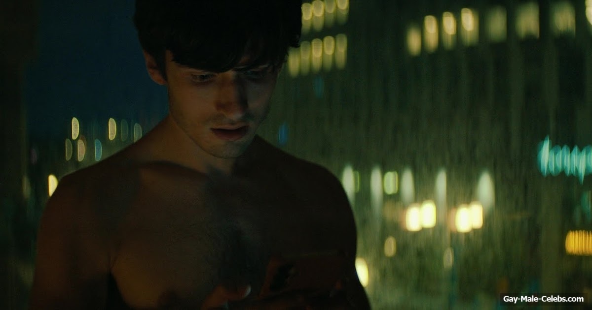Isac Calmroth Nude Shower Scenes in Doktor Glas