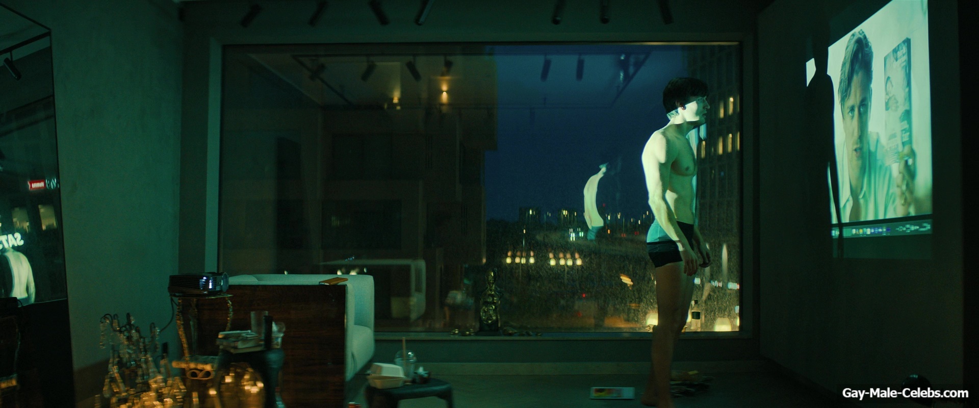 Isac Calmroth Nude Shower Scenes in Doktor Glas