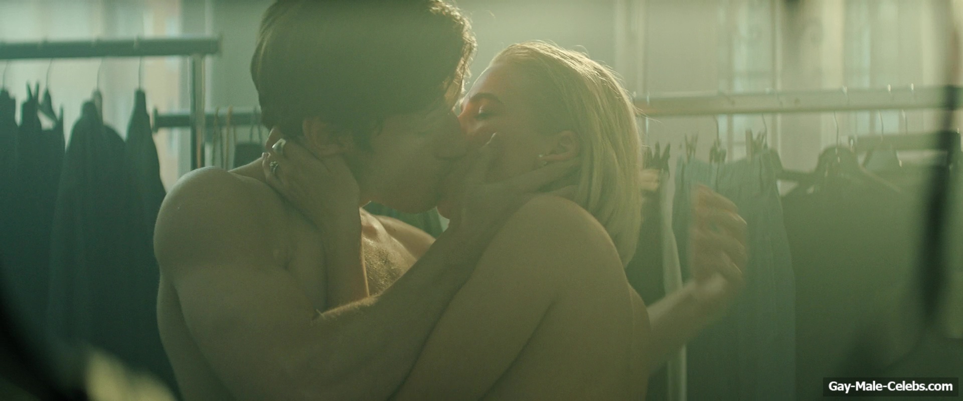 Isac Calmroth Nude Shower Scenes in Doktor Glas