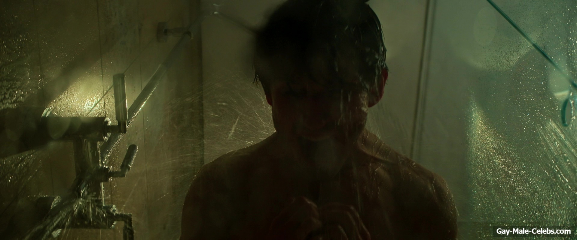 Isac Calmroth Nude Shower Scenes in Doktor Glas