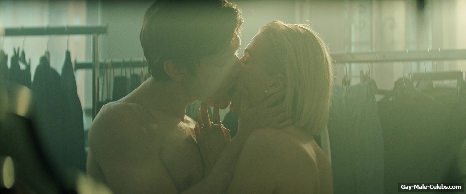 Isac Calmroth Nude Shower Scenes in Doktor Glas