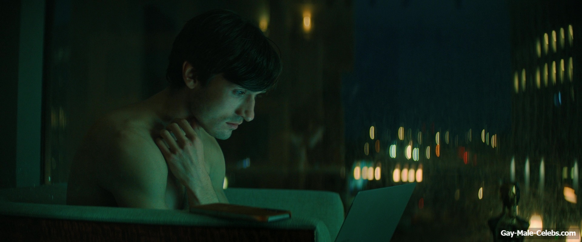 Isac Calmroth Nude Shower Scenes in Doktor Glas