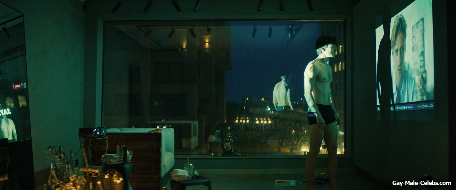 Isac Calmroth Nude Shower Scenes in Doktor Glas