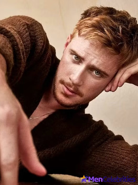 Max Parker naked and cock bulge in underwear pics