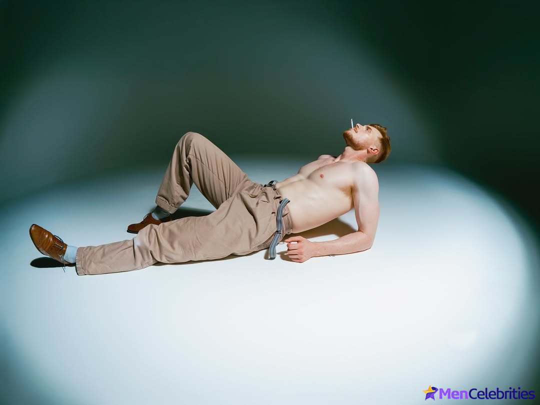 Max Parker shirtless and underwear photos