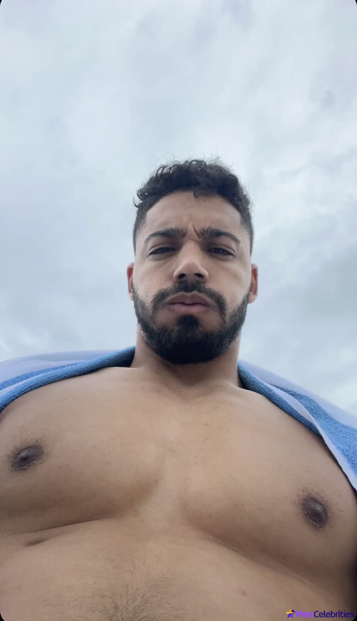 Michael Evans Behling shirtless and underwear pics