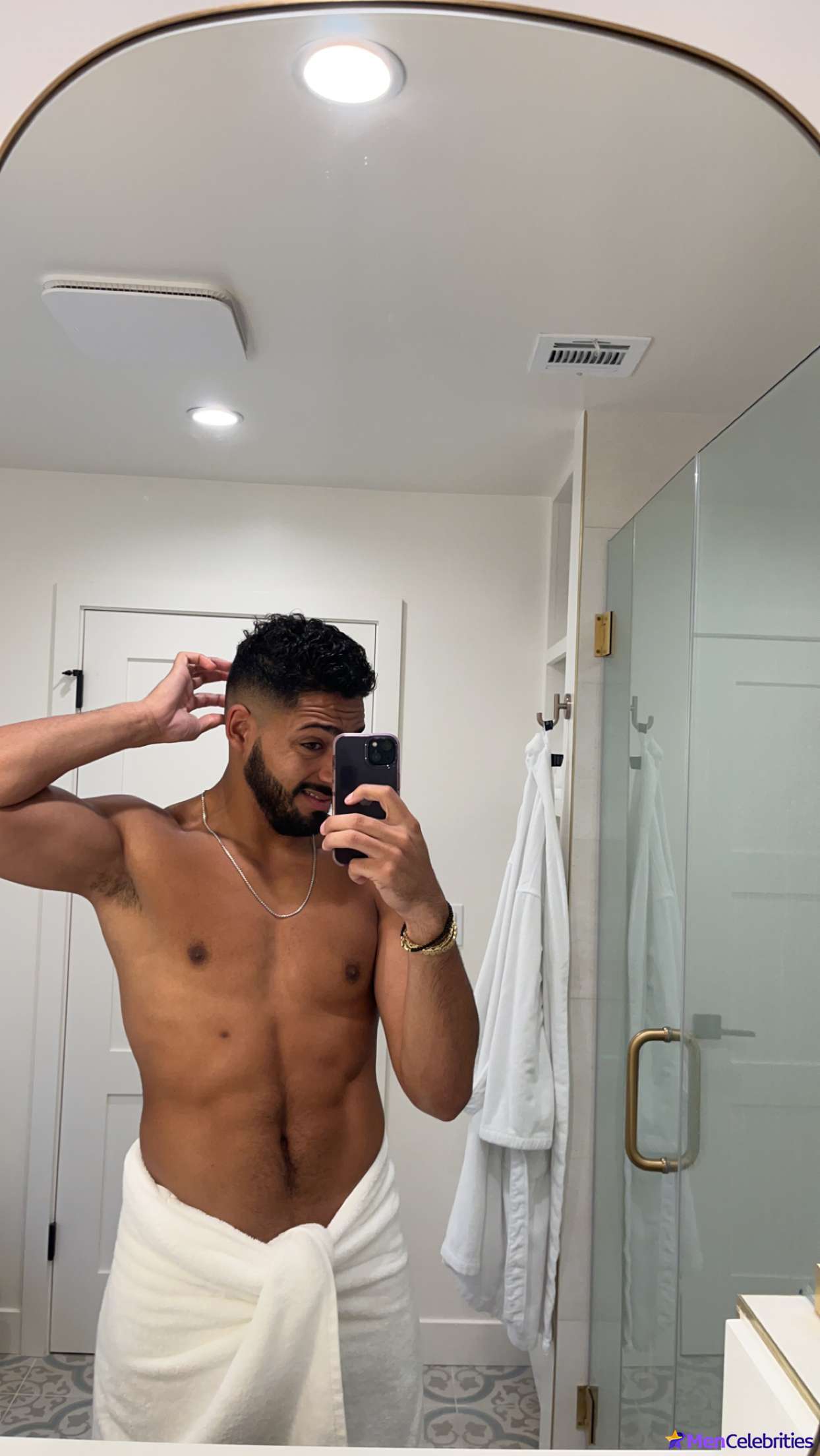 Michael Evans Behling shirtless and underwear pics
